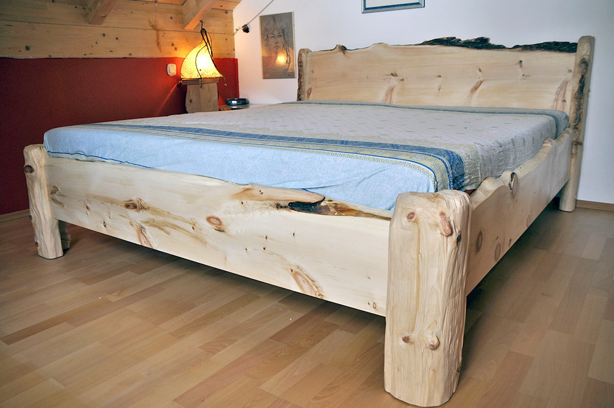 Zirbenholzbett