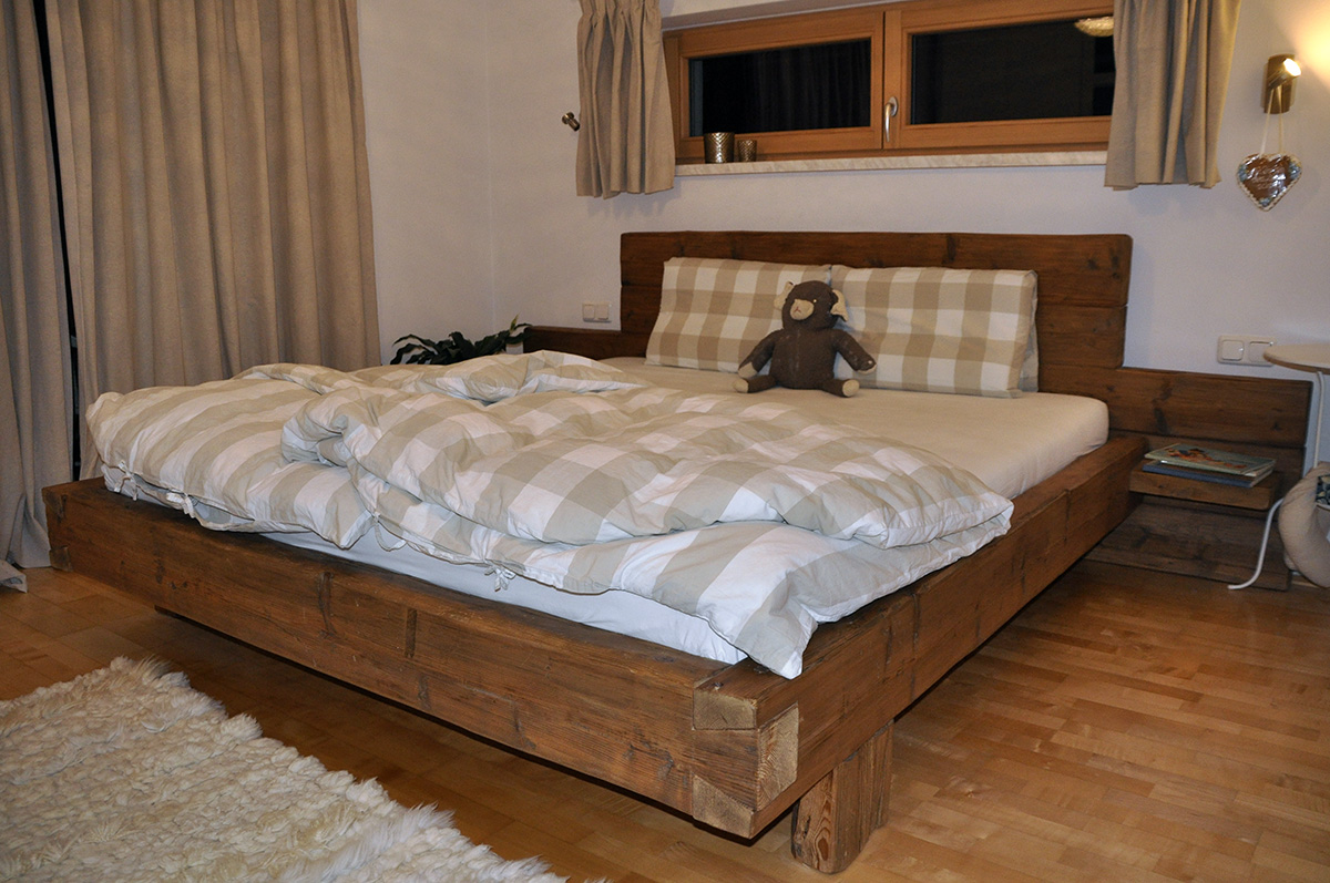 Fichtenaltholzbett